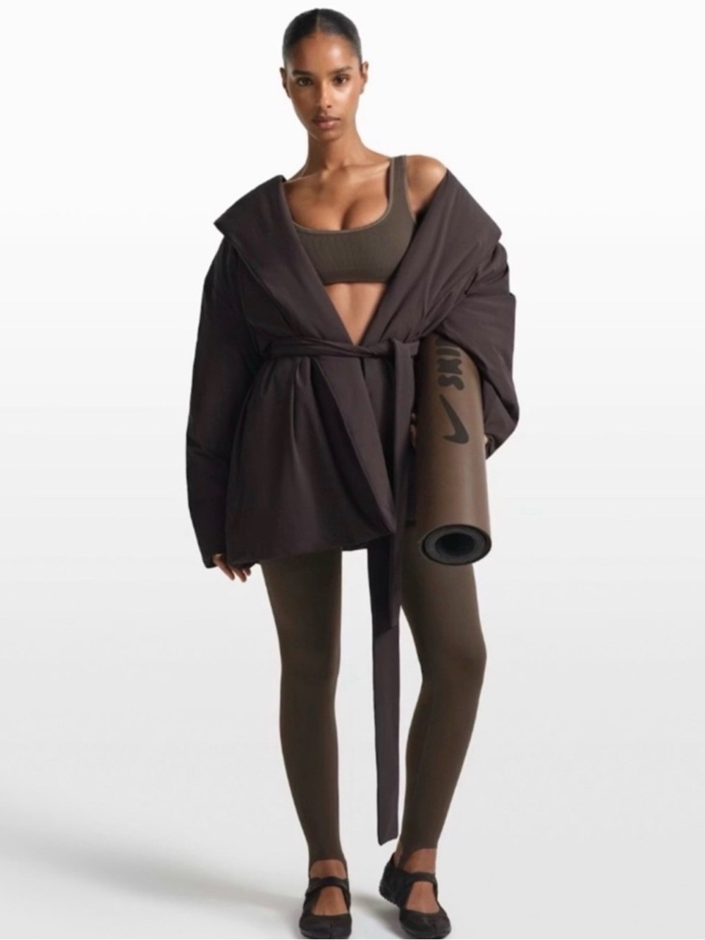 Nike skims wrap around coat MEDIUM